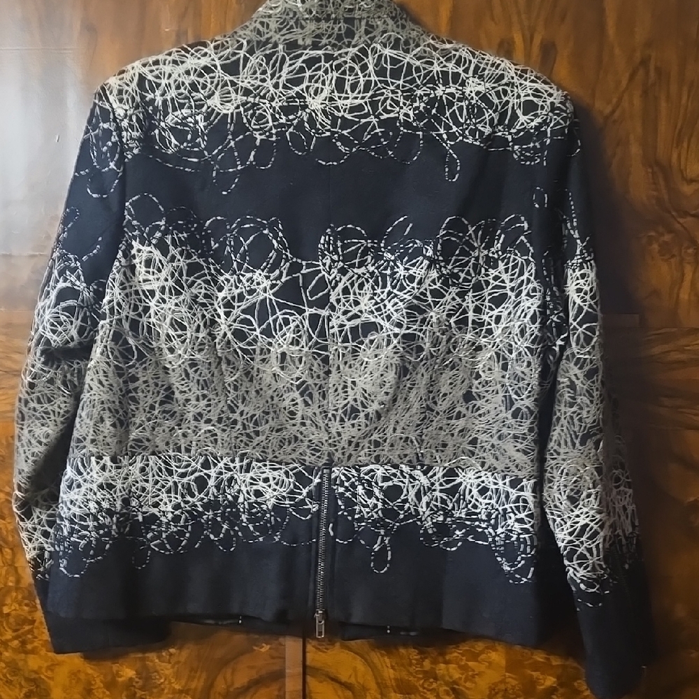 EUC Multiples Petite Large Blazer - Picture 6 of 11